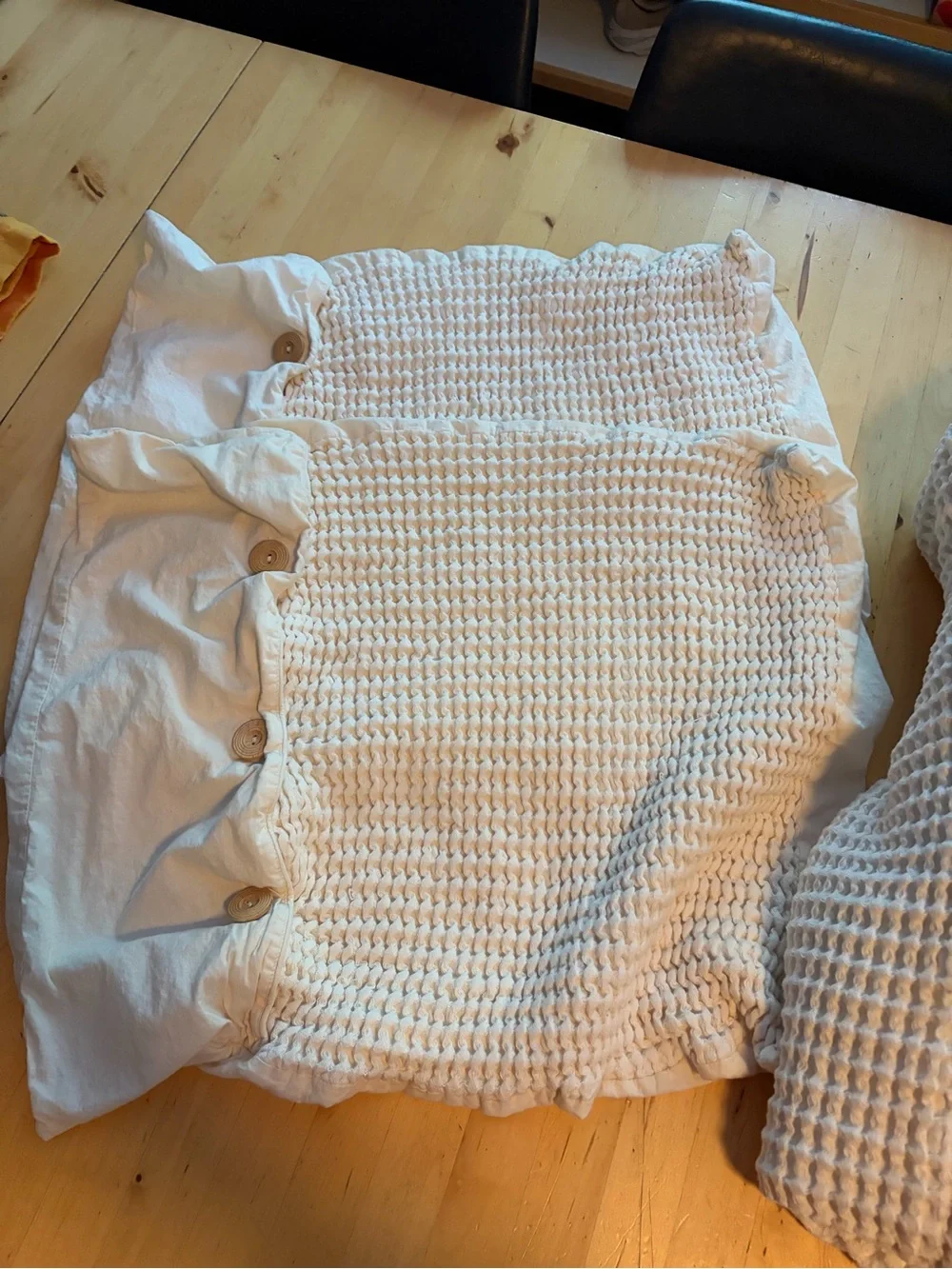 White Waffle Weave Duvet Cover Set - Classic Hawthorne Hill + 2 pillow shams